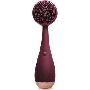 NEW PMD clean Smart Cleansing Device in Berry